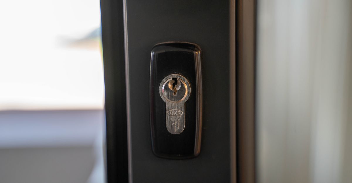 Why Caldwell Businesses Choose Commercial Door Lock Re-Key Over Full Replacement — Top Prime Locksmith